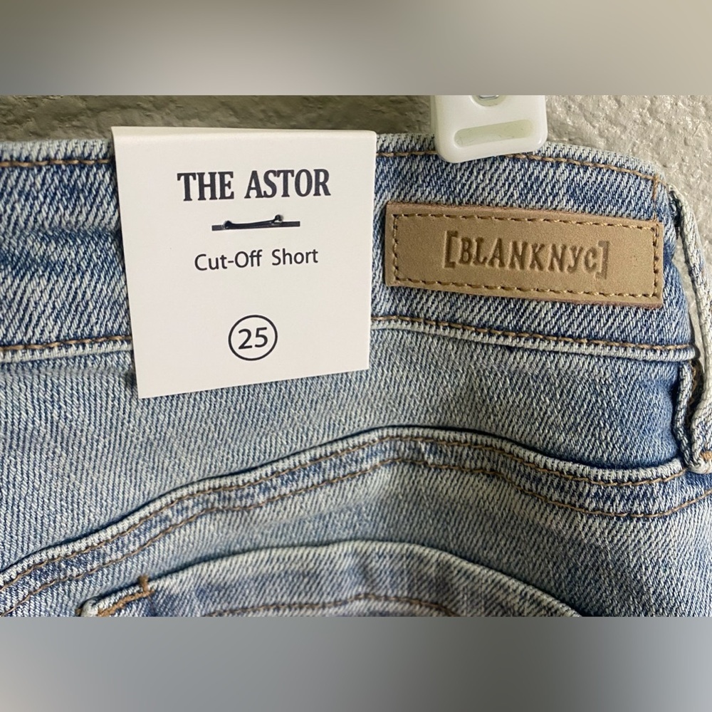 Blank NYC The Astor Cut-off Short size 25 - Picture 4 of 5